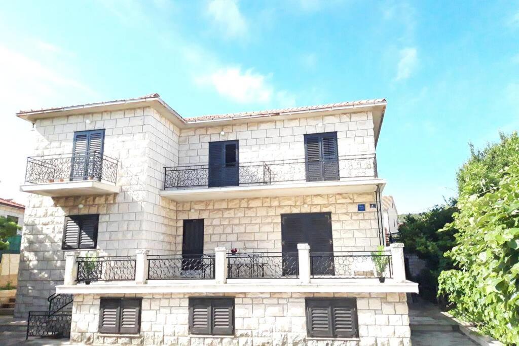 Giovanna - Spacious Lovely Apartment Супетар Екстериор снимка