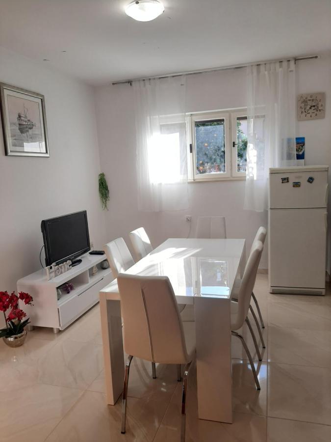 Giovanna - Spacious Lovely Apartment Супетар Екстериор снимка