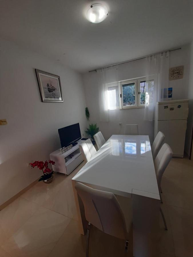Giovanna - Spacious Lovely Apartment Супетар Екстериор снимка